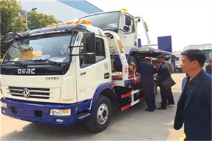 郁南汽车道路救援拖车价格